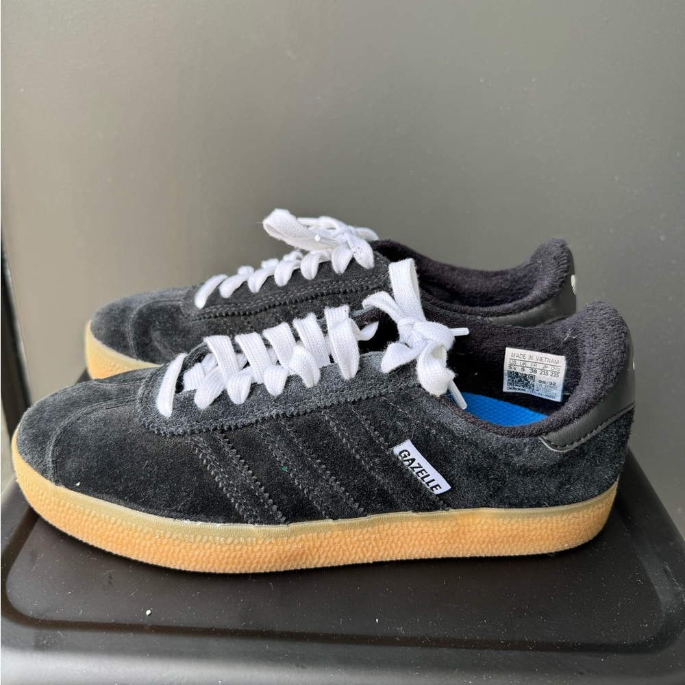 Adidas Originals NIB Gazelle Adv Black Suede Sneakers